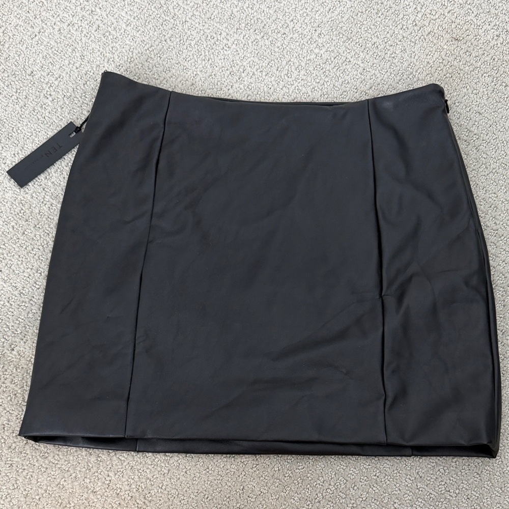 NWT Ten by Babaton Leather Skirt - 6